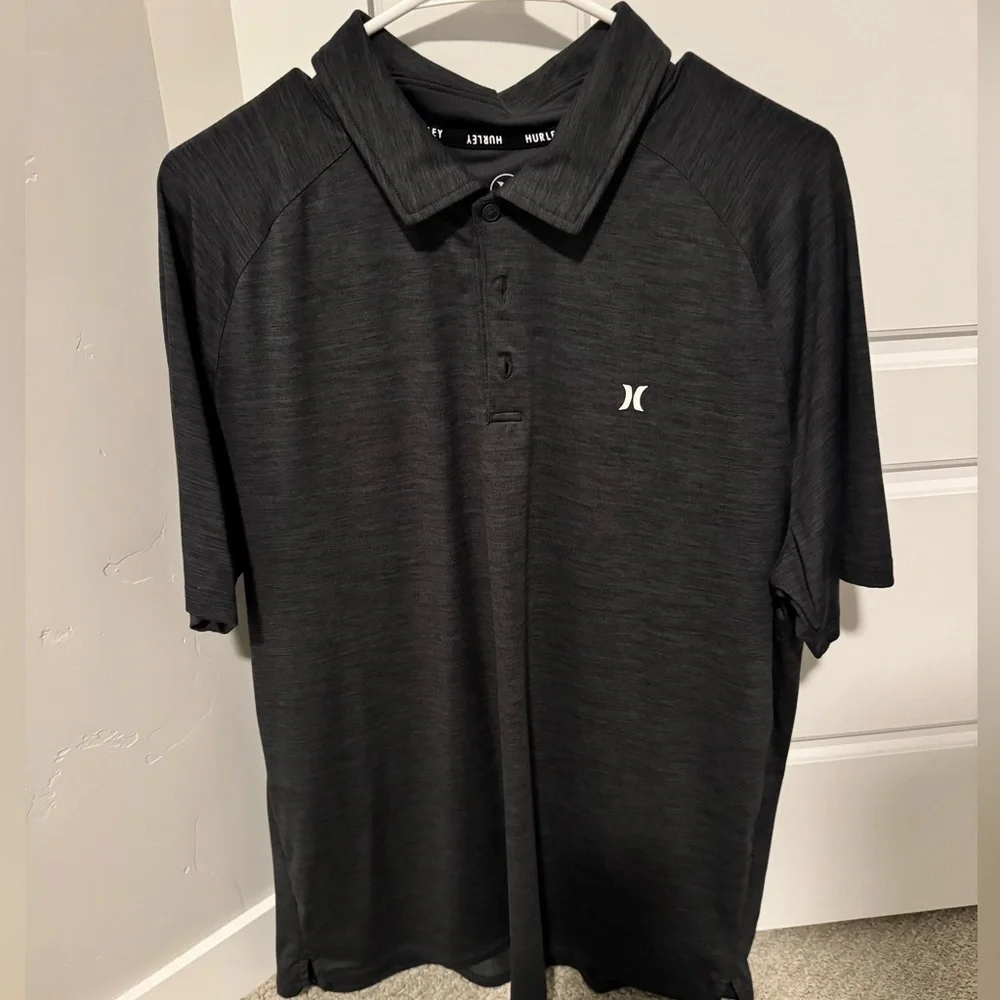 Men’s Hurley polo.. super soft and in great condition. - Picture 1 of 3